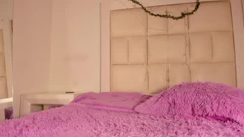 emmily_evans_ online show from November 12, 1:35 pm