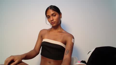 emmily online show from February 5, 11:28 pm