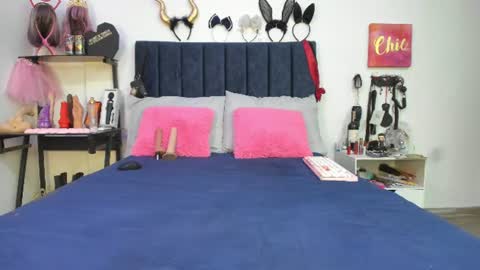          online show from June 26, 12:43 pm