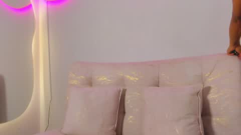 EMMILY online show from May 21, 7:20 pm