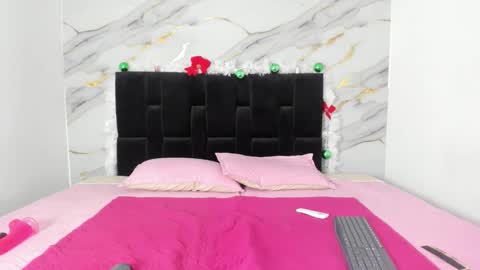 Emma online show from December 18, 6:14 pm