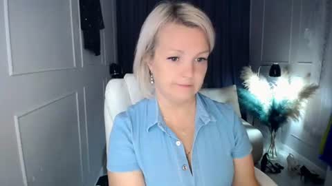 emmmam online show from June 11, 1:42 pm