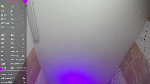 emmy_durant online show from November 19, 8:51 pm