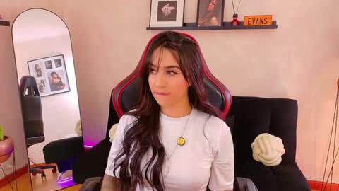 Emmy Evans  online show from March 2, 7:31 pm