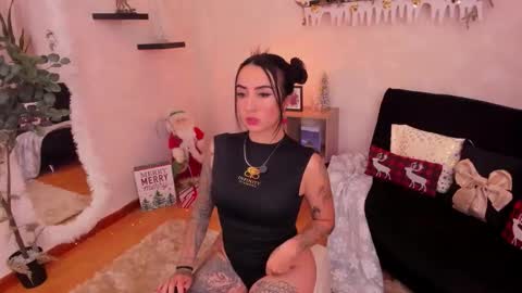 Emmy Evans  online show from November 24, 7:56 pm