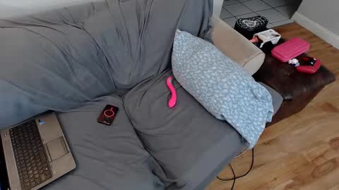 EmoDream1998 online show from February 22, 1:55 am