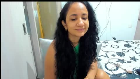 Snapshot of emperatriztapia chatting on October 7, 1:45 am emperatriztapia online show from October 7, 1:45 am