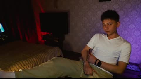 emveeboy96 online show from April 10, 7:07 pm