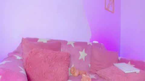 Snapshot of emy_colee chatting on February 27, 2:21 pm Emy online show from February 27, 2:21 pm