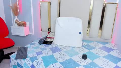 Emy online show from October 6, 1:18 pm