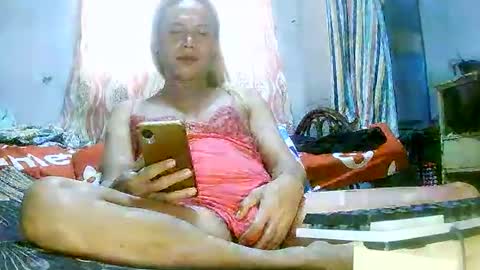 CHUN LY online show from October 18, 2:38 am