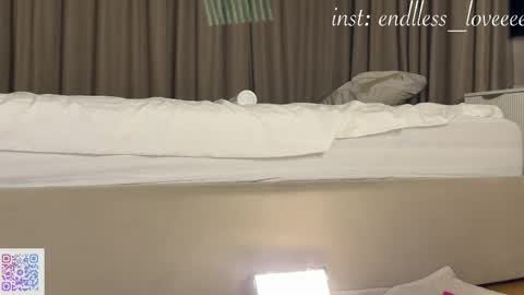 Mia online show from April 2, 8:49 pm