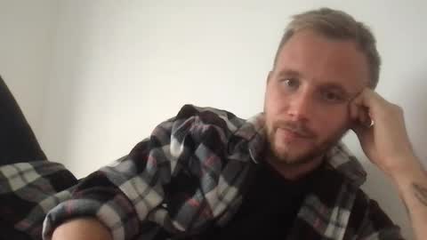 3from Desire online show from October 15, 3:46 pm