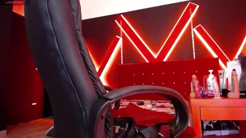 Engel online show from October 28, 3:35 pm