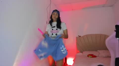 Angie online show from September 27, 3:43 pm