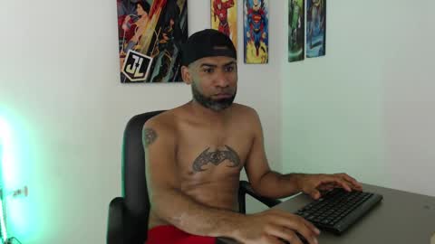 enriblack92 online show from January 2, 7:18 pm