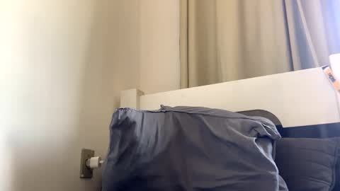 Snapshot of enzo_luxe chatting on September 21, 2:43 pm enzo_luxe online show from September 21, 2:43 pm
