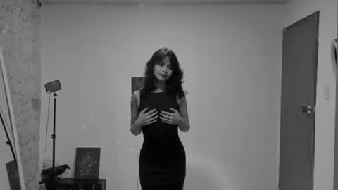 Leyla online show from June 18, 1:22 am