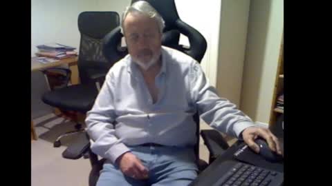 erasmus_d online show from October 14, 5:16 pm