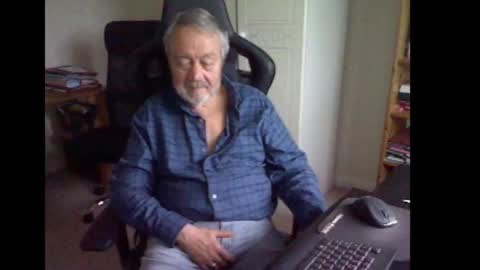 erasmus_d online show from March 22, 6:01 pm