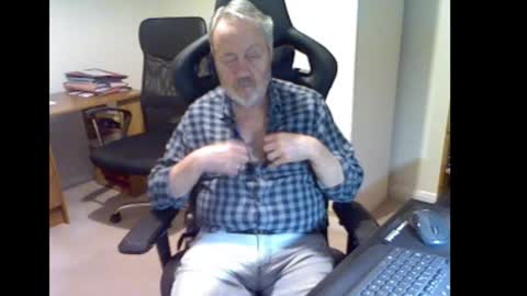 erasmus_d online show from February 10, 6:44 pm