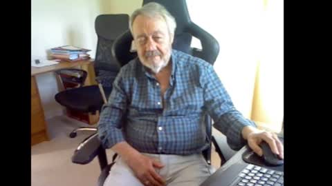 erasmus_d online show from September 12, 5:04 pm