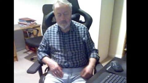 erasmus_d online show from October 30, 7:03 pm