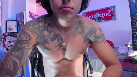 Snapshot of eren_blade_ chatting on October 16, 1:27 am Tht BOSS Eren online show from October 16, 1:27 am