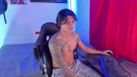 Snapshot of eren_blade_ chatting on March 10, 1:56 am Tht BOSS Eren online show from March 10, 1:56 am