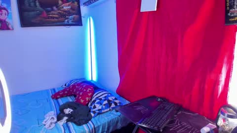 Snapshot of eren_blade_ chatting on January 8, 10:58 pm Tht BOSS Eren online show from January 8, 10:58 pm