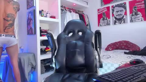 Snapshot of eren_blade_ chatting on September 17, 3:43 am Tht BOSS Eren online show from September 17, 3:43 am