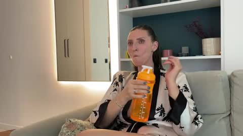 erica_dav online show from May 21, 11:06 am