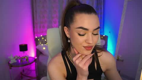 Erica online show from May 13, 1:32 pm