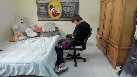 erick_de_rossee online show from February 18, 9:36 pm