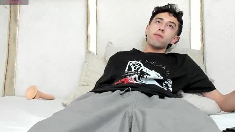 Erick online show from February 24, 8:36 pm