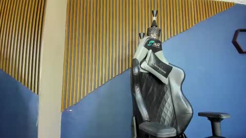 Erick online show from March 4, 4:27 am