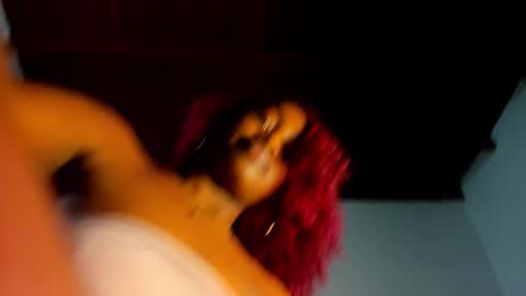 E R I K A  - L  Y R I C S online show from February 5, 8:18 am