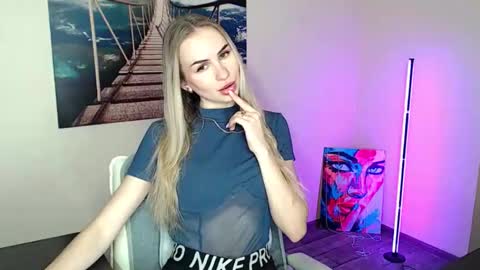 Erika online show from February 25, 1:15 pm