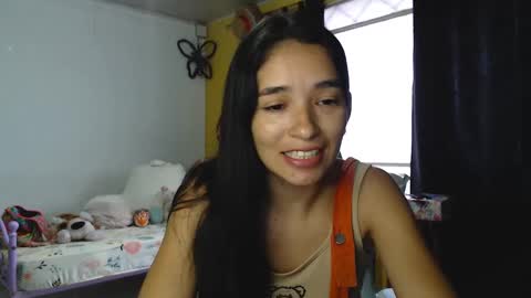 Snapshot of erina_1 chatting on January 3, 5:53 pm erina_1 online show from January 3, 5:53 pm