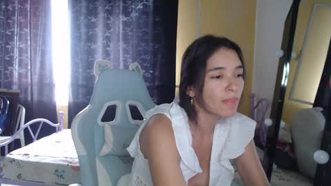 Snapshot of erina_1 chatting on September 23, 3:17 pm erina_1 online show from September 23, 3:17 pm