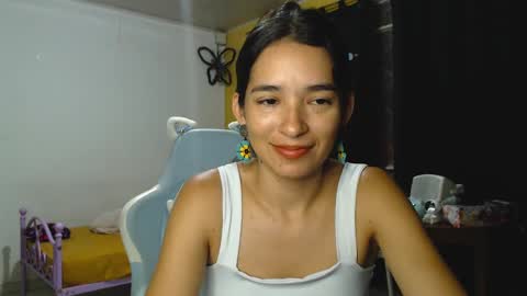 Snapshot of erina_1 chatting on January 23, 11:26 pm erina_1 online show from January 23, 11:26 pm