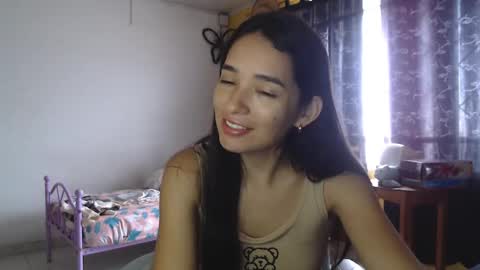 Snapshot of erina_1 chatting on March 7, 4:00 pm erina_1 online show from March 7, 4:00 pm