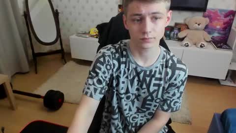 Max online show from December 14, 1:23 am