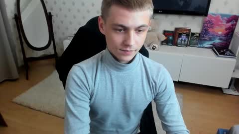 Max online show from October 31, 1:39 am