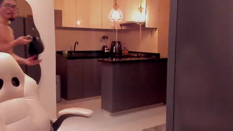 eros_becker_ online show from August 5, 2:08 am