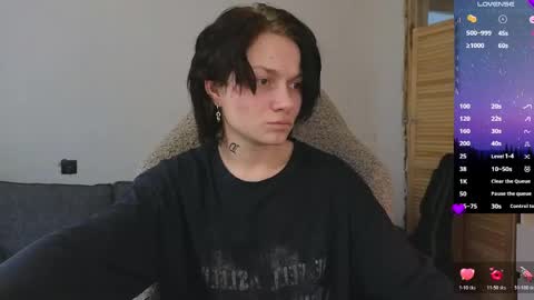 esajukyy online show from April 18, 11:12 am