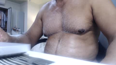 Snapshot of escorpion51 chatting on December 4, 2:14 am escorpion51 online show from December 4, 2:14 am