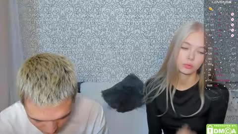 Snapshot of eshcka chatting on October 30, 1:33 pm Megan and Brad online show from October 30, 1:33 pm