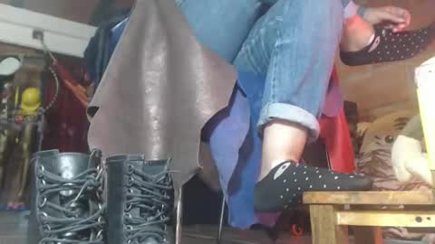 Eskela911 online show from February 25, 3:54 am