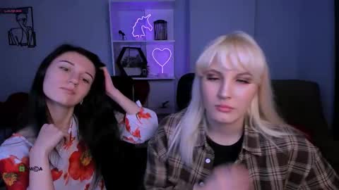 esma_shine online show from November 24, 8:18 pm